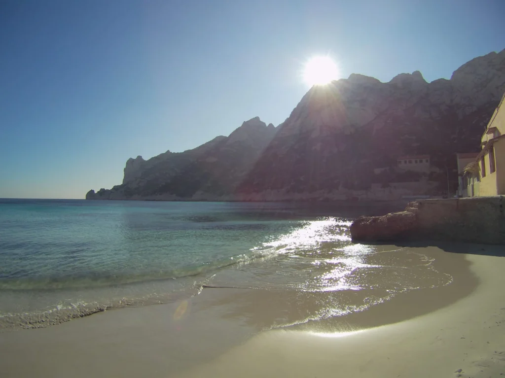Sormiou : Calanque à Marseille paradis du Grimpeur